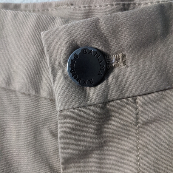 BANANA REPUBLIC Aiden Short in Khaki - Picture 6 of 11